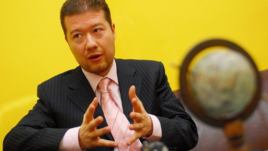 Komunismus je nejdemokratičtější systém na světě, píše senátor a podnikatel Okamura